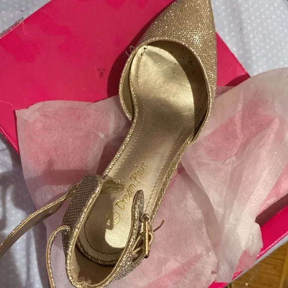 Elegant Gold Women's Heels - Picture 5 of 5
